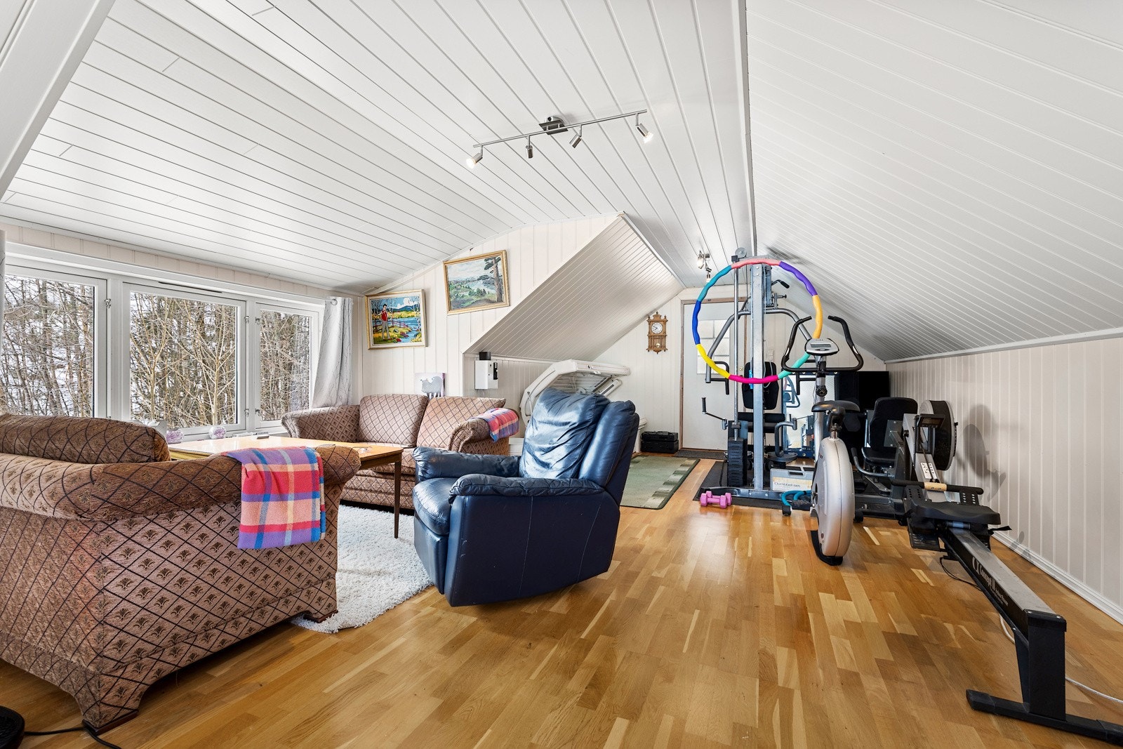 Innredet og isolert rom over garasjen Galleribilde