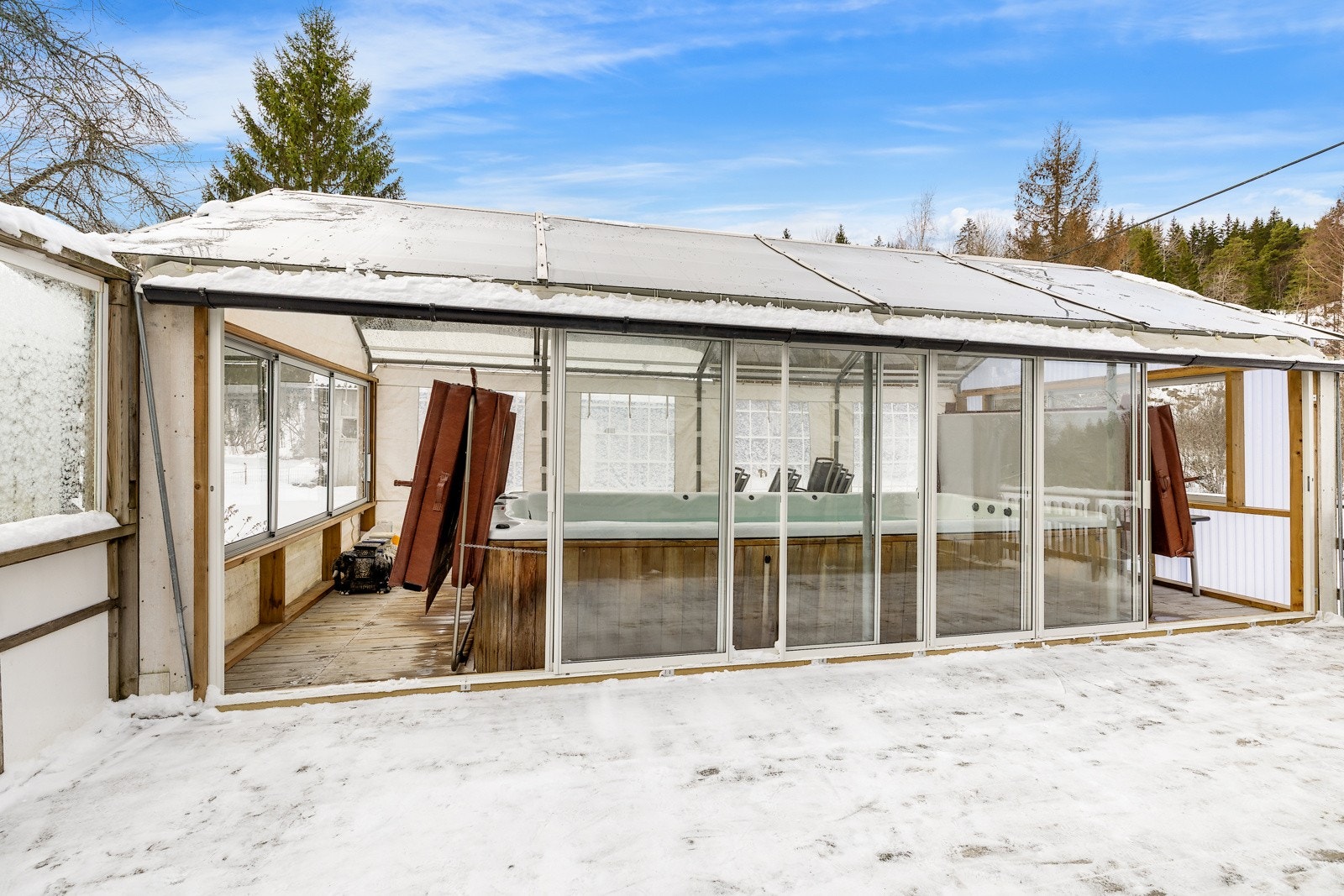 Terrasse og motstrømsbasseng Galleribilde