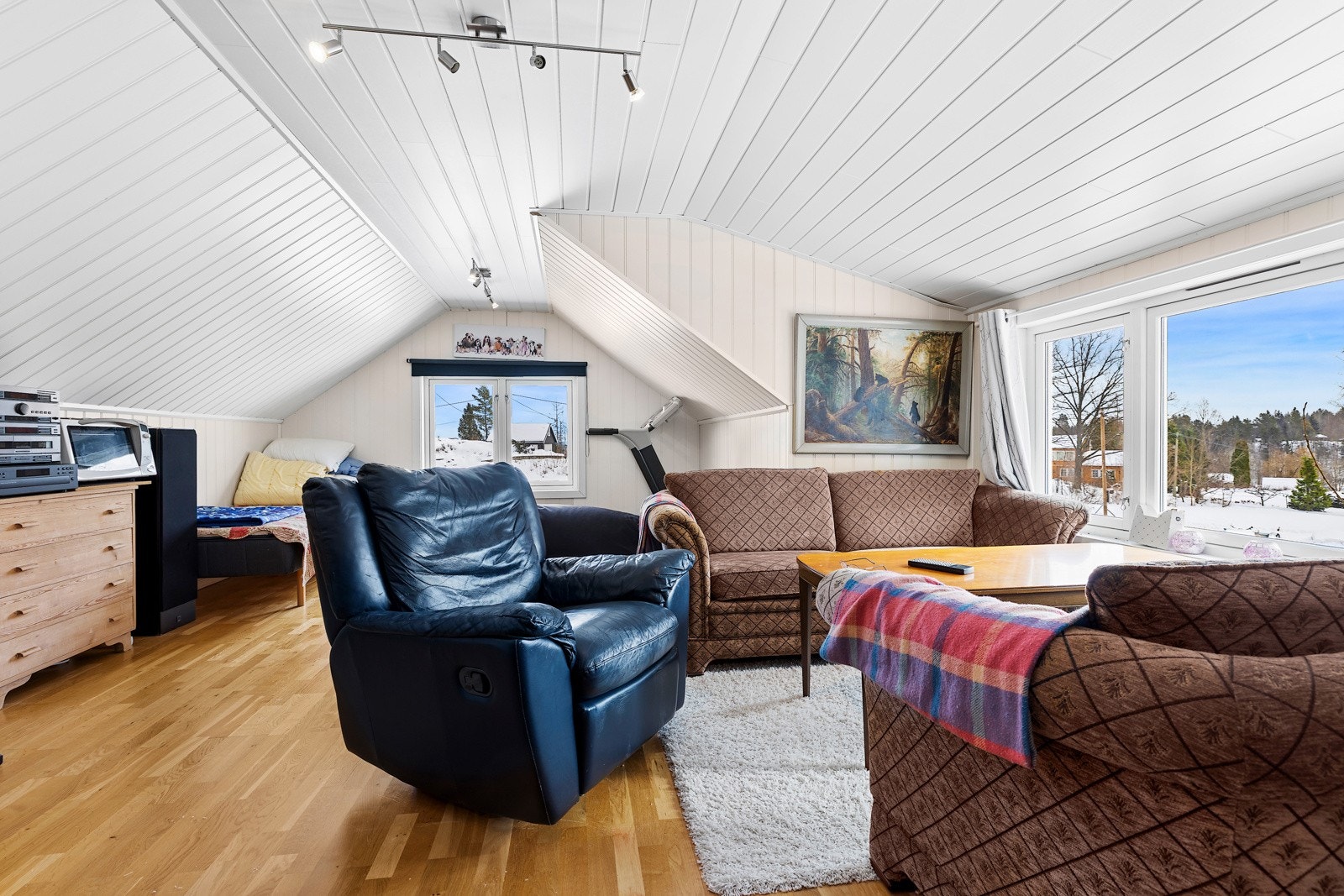 Innredet og isolert rom over garasjen Galleribilde