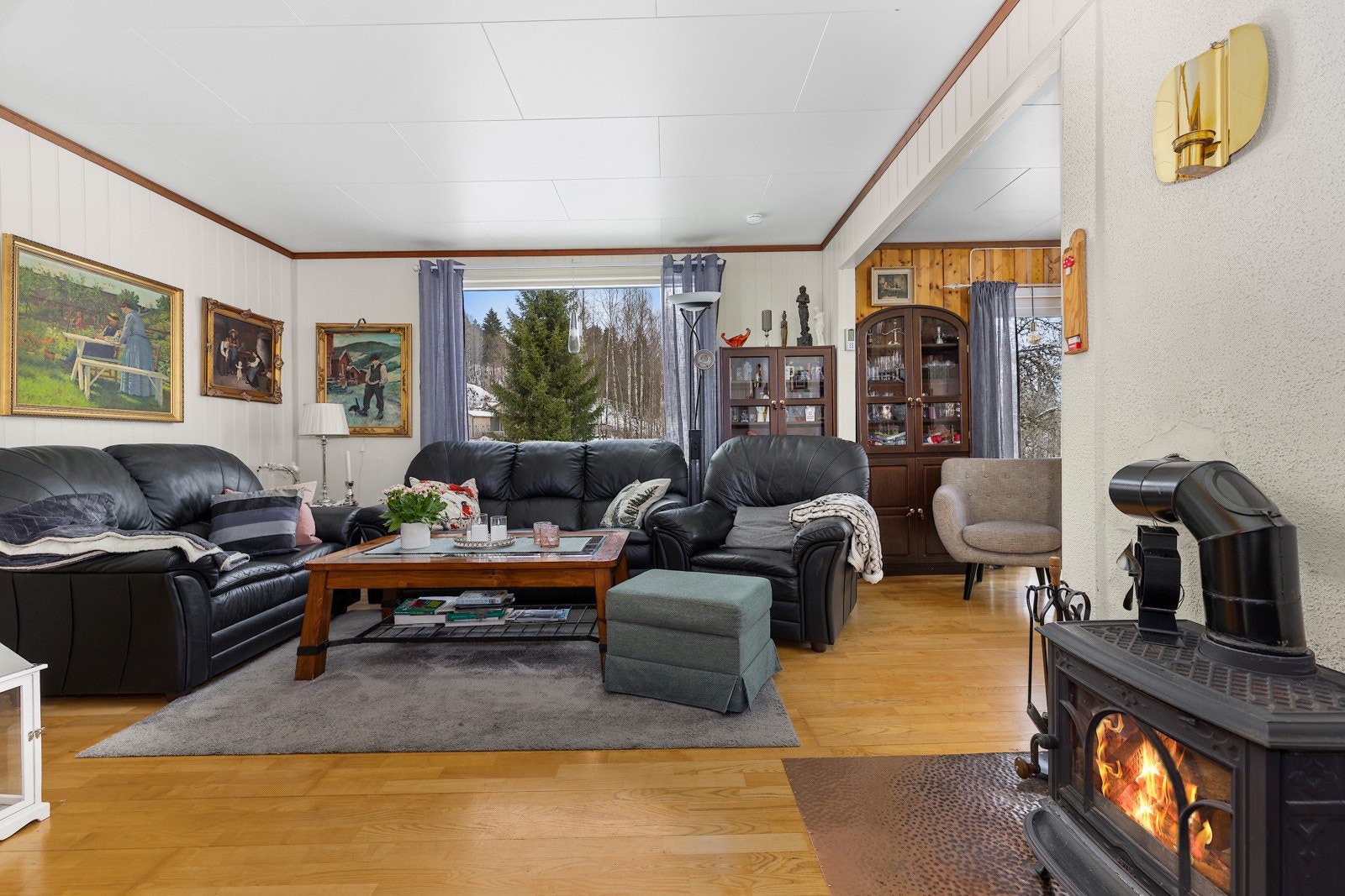 Stue med peisovn Galleribilde