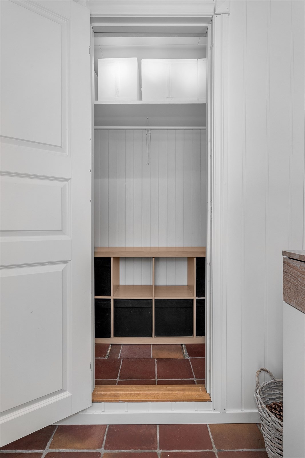 Entré med videre tilgang til gang Galleribilde