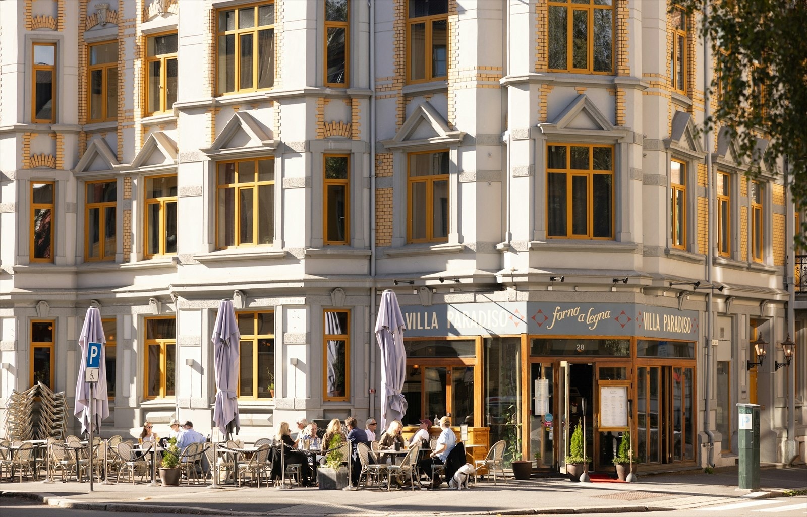 Kultur, handel og servering fyller nå de sjarmerende, historiske murgårdene og skaper liv, attraksjoner og trivsel for nærmiljøet Galleribilde