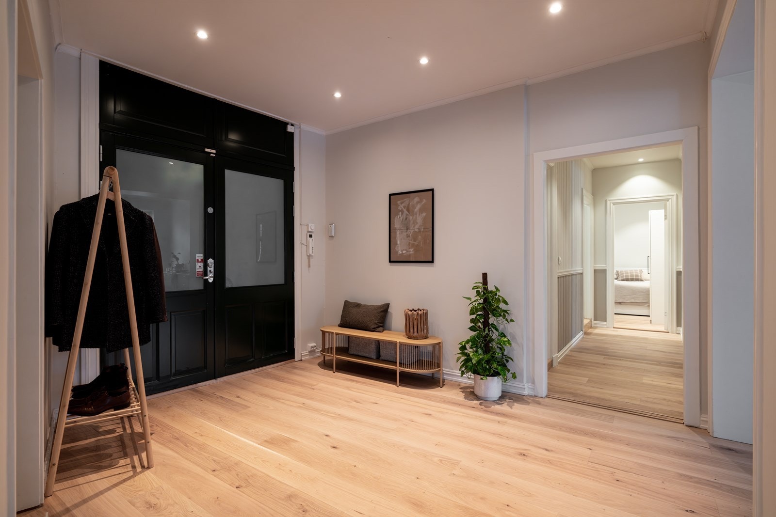 Leiligheten har en praktisk planløsning, med hybeldelen strategisk plassert for god adskillelse fra øvrige oppholdsrom Galleribilde