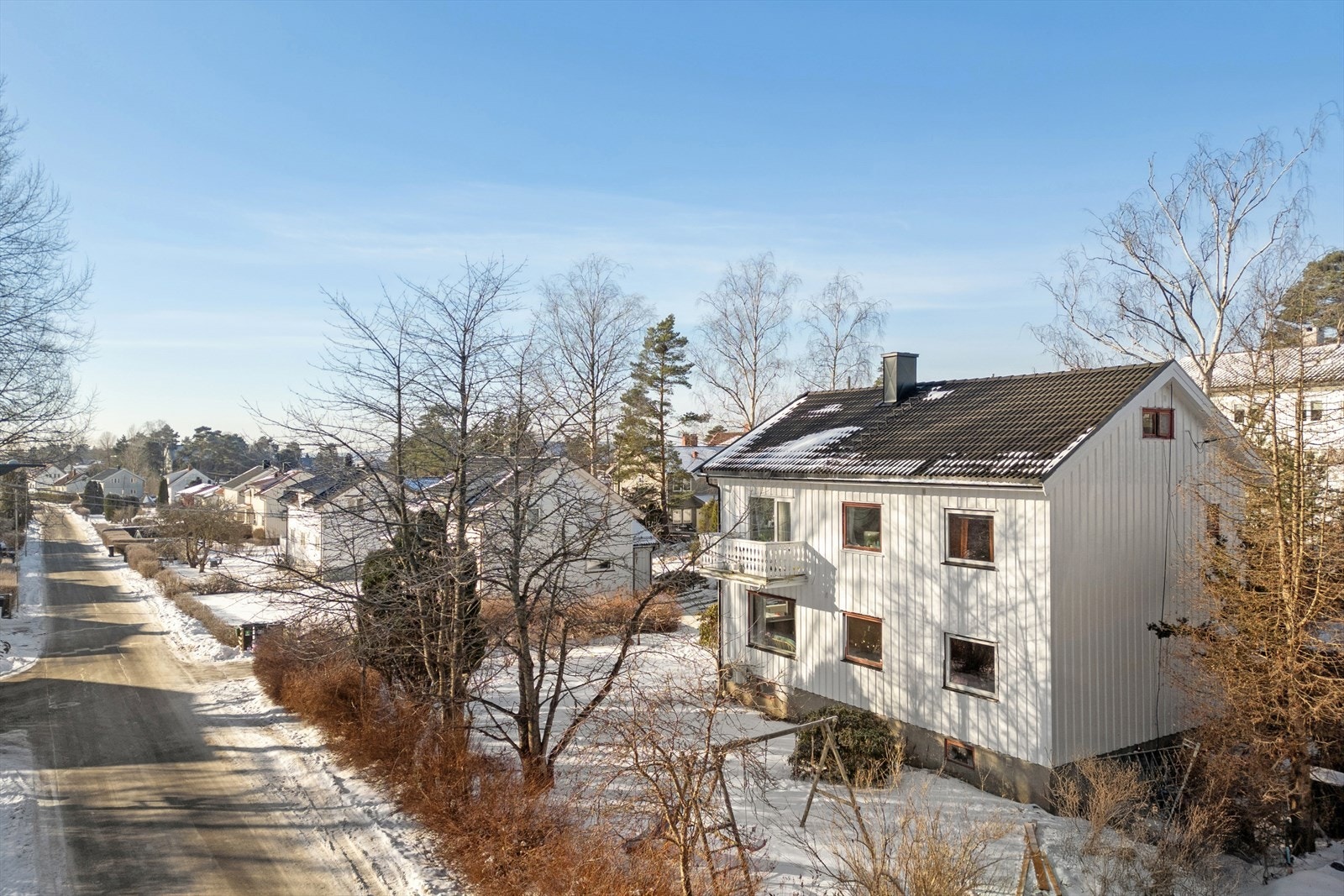 Boligen ligger svært barnevennlig til, på toppen av Oredalen, med umiddelbar nærhet til Fredrikstadmarka Galleribilde