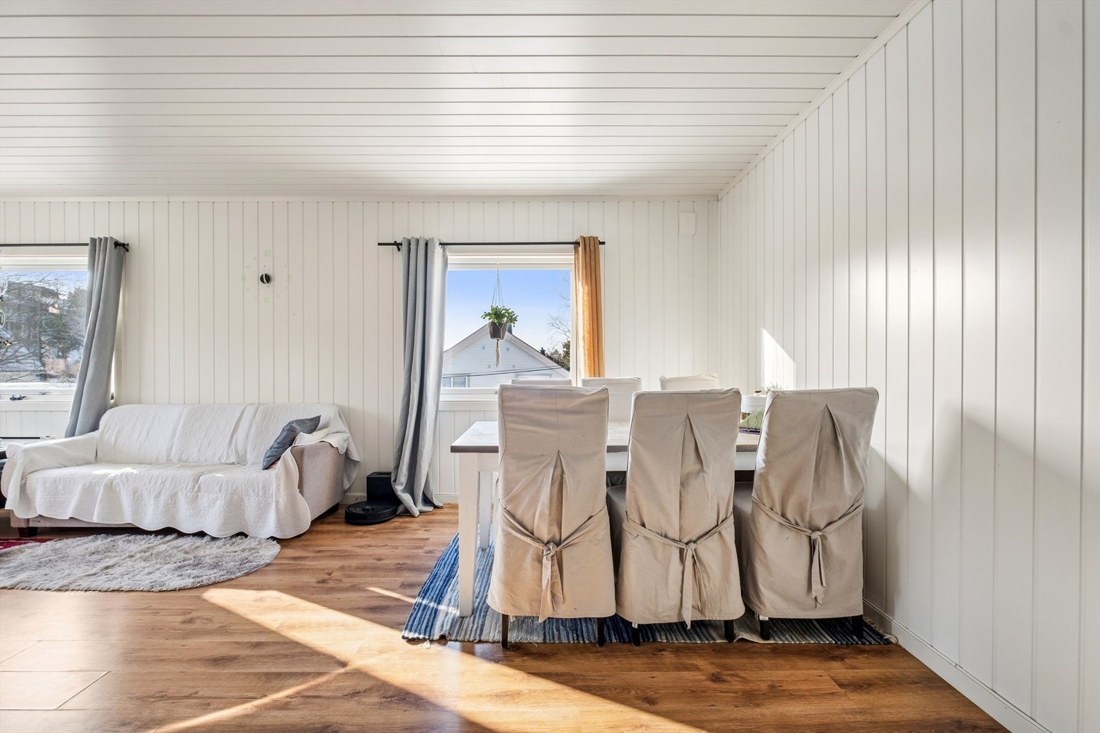 Lys stue i 2. etasje Galleribilde