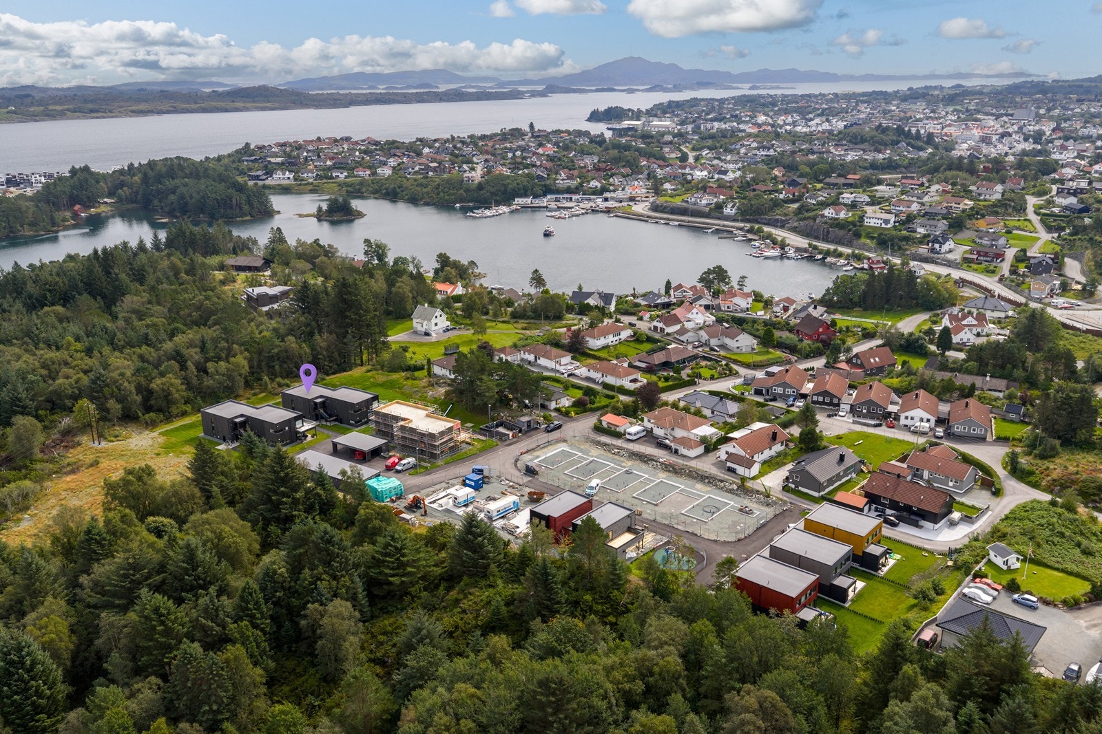 Klossteinskogen er et nyere etablert boligområde. Området er fortsatt under oppføring. Galleribilde