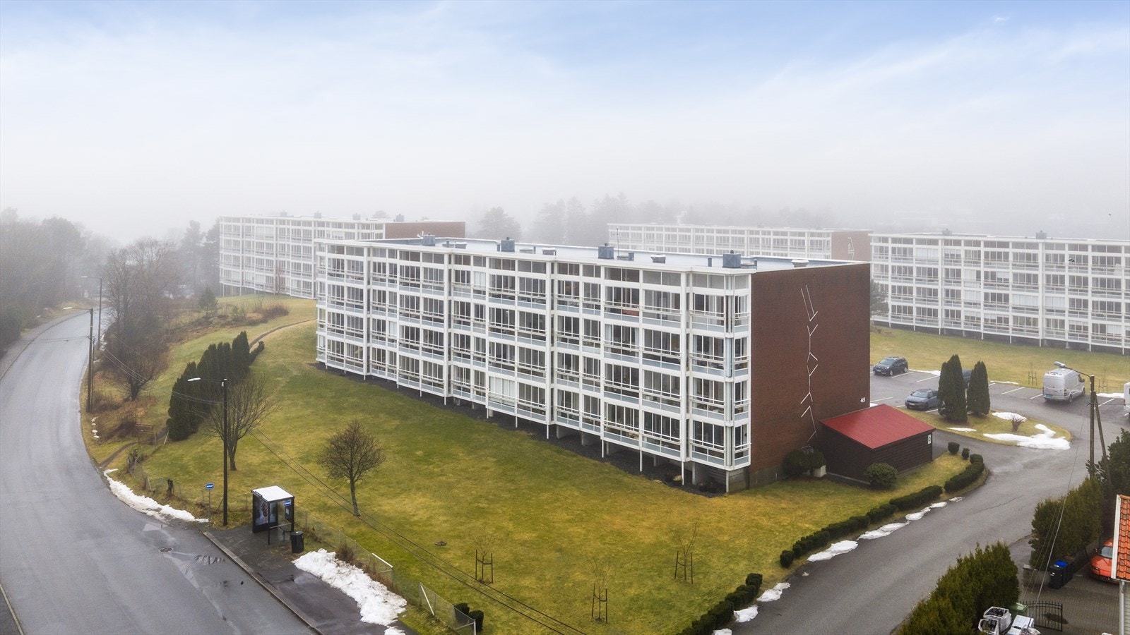 Like i nærheten ligger både Vangen og Djupadalen. Området er perfekt for kortere eller lenger spaser- og joggeturer. Galleribilde