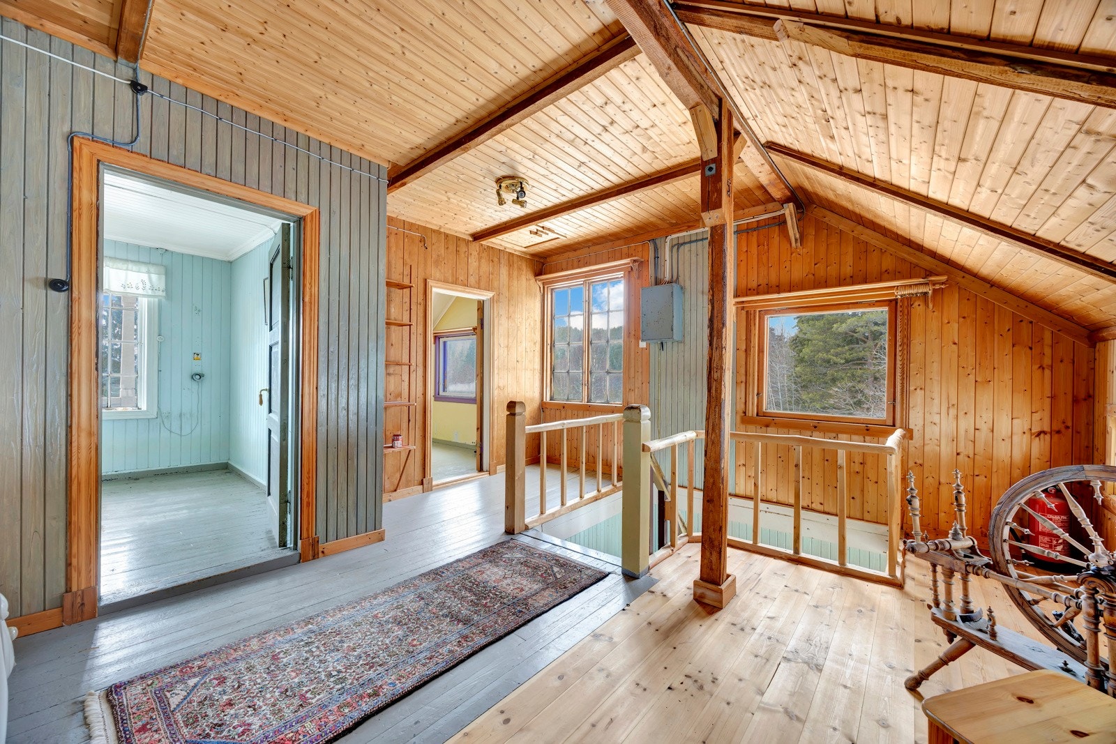 Trappeoppgang til boligens 2. etasje. Mulighet for liten stue? Galleribilde