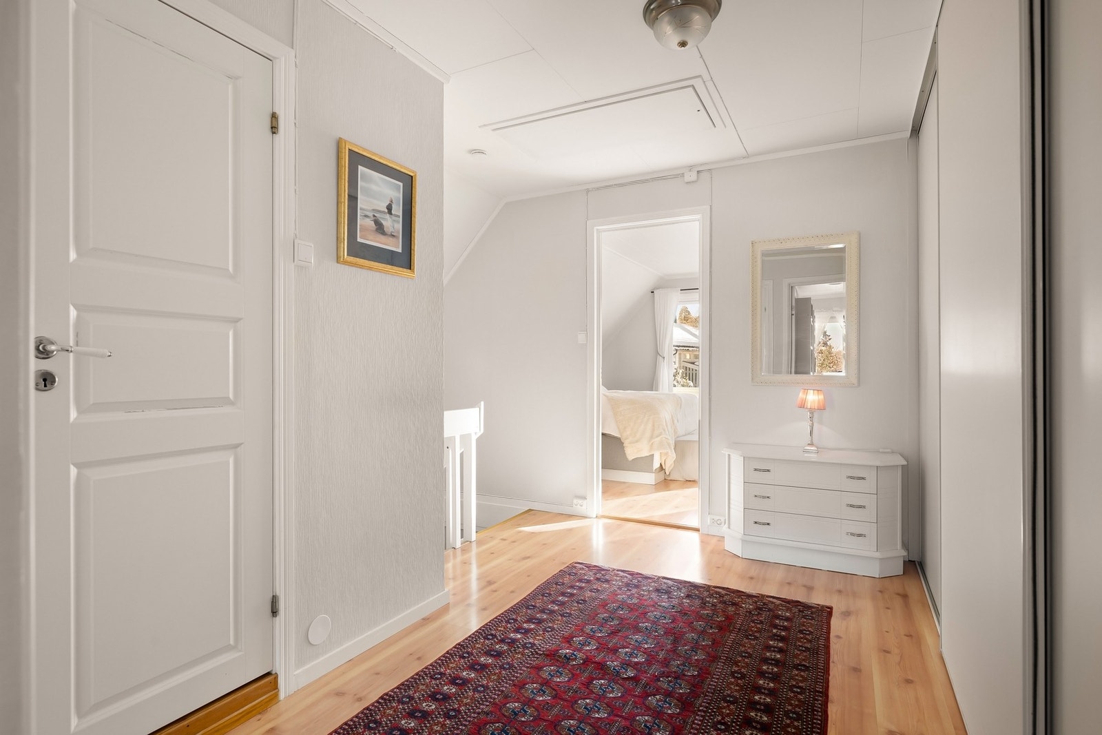 Gang - inn til hovedsoverom Galleribilde