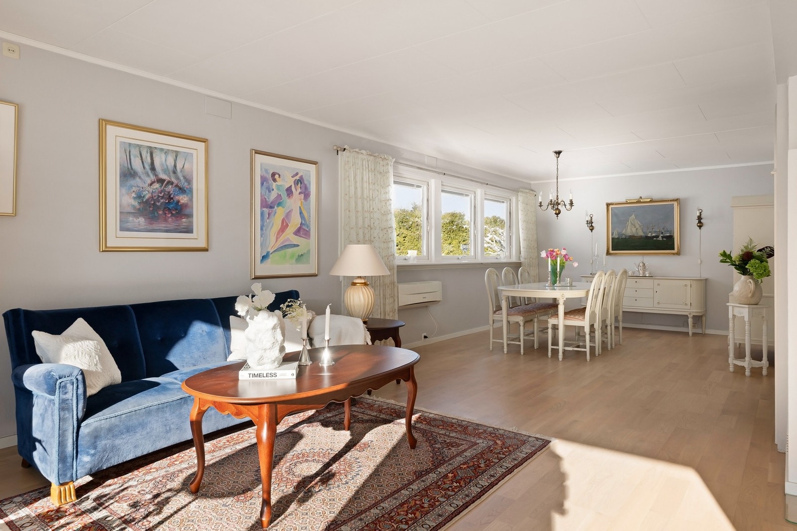 Åpen løsning mellom stue og spisestue Galleribilde