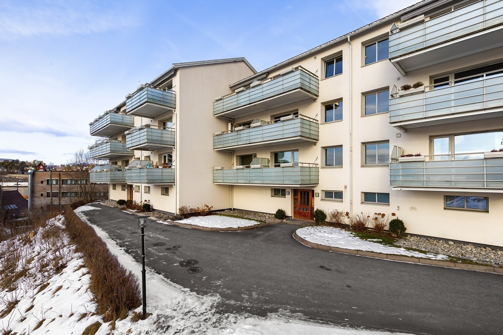 Fellesutgiftene inkluderer fyring og varmtvann, noe som gir forutsigbare bokostnader. Galleribilde