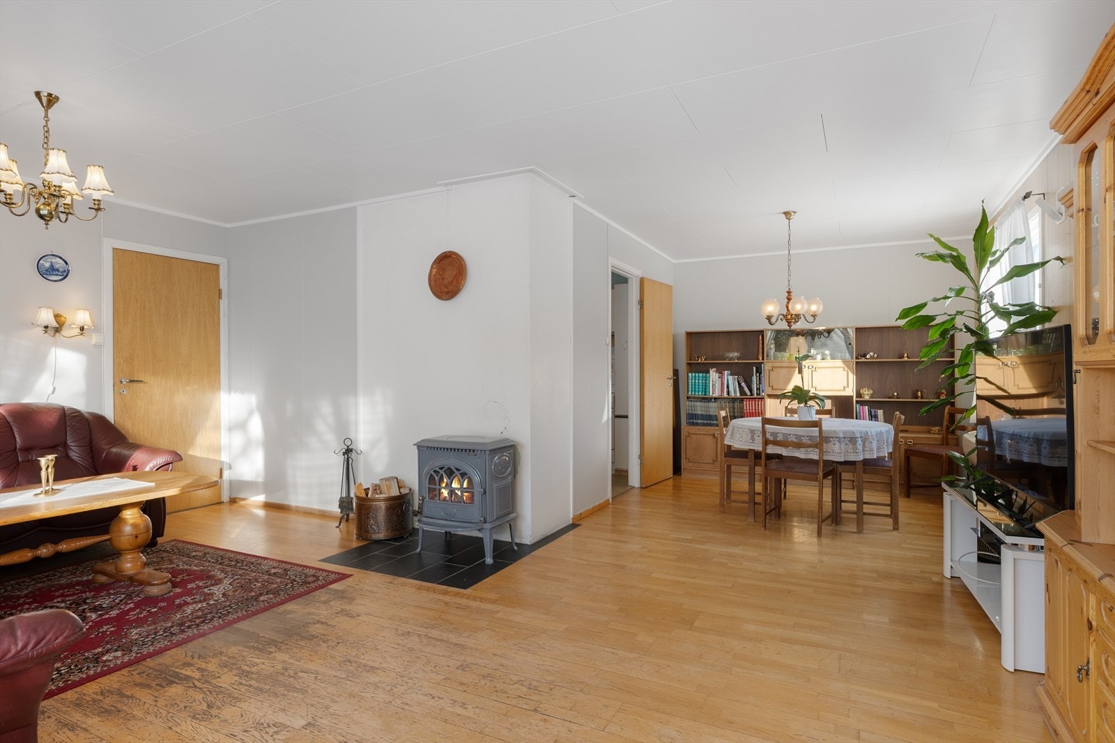 I den andre enden av stua er det god plass til feks spisestue. Galleribilde