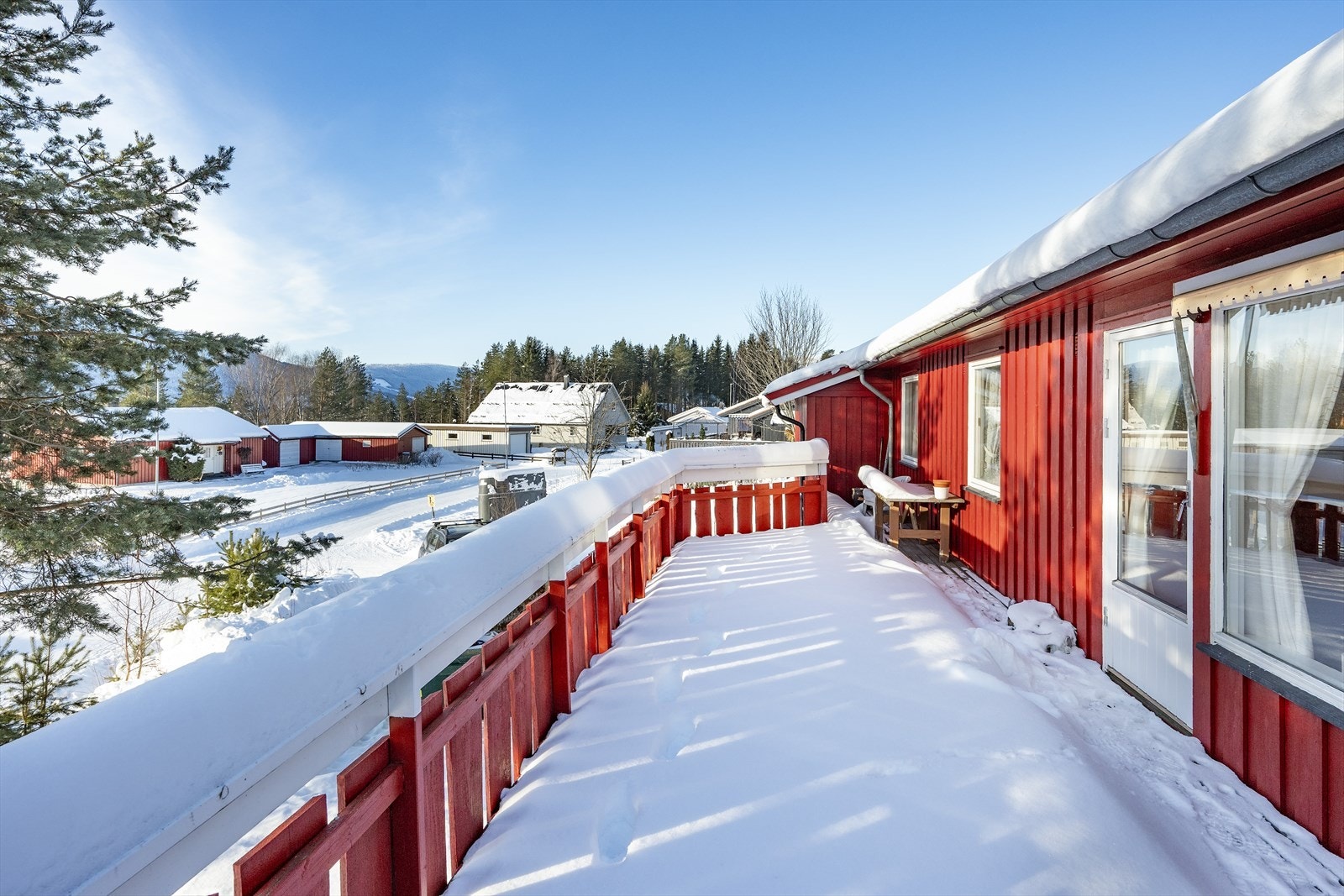 Verandaen er ca 17 kvm. Galleribilde
