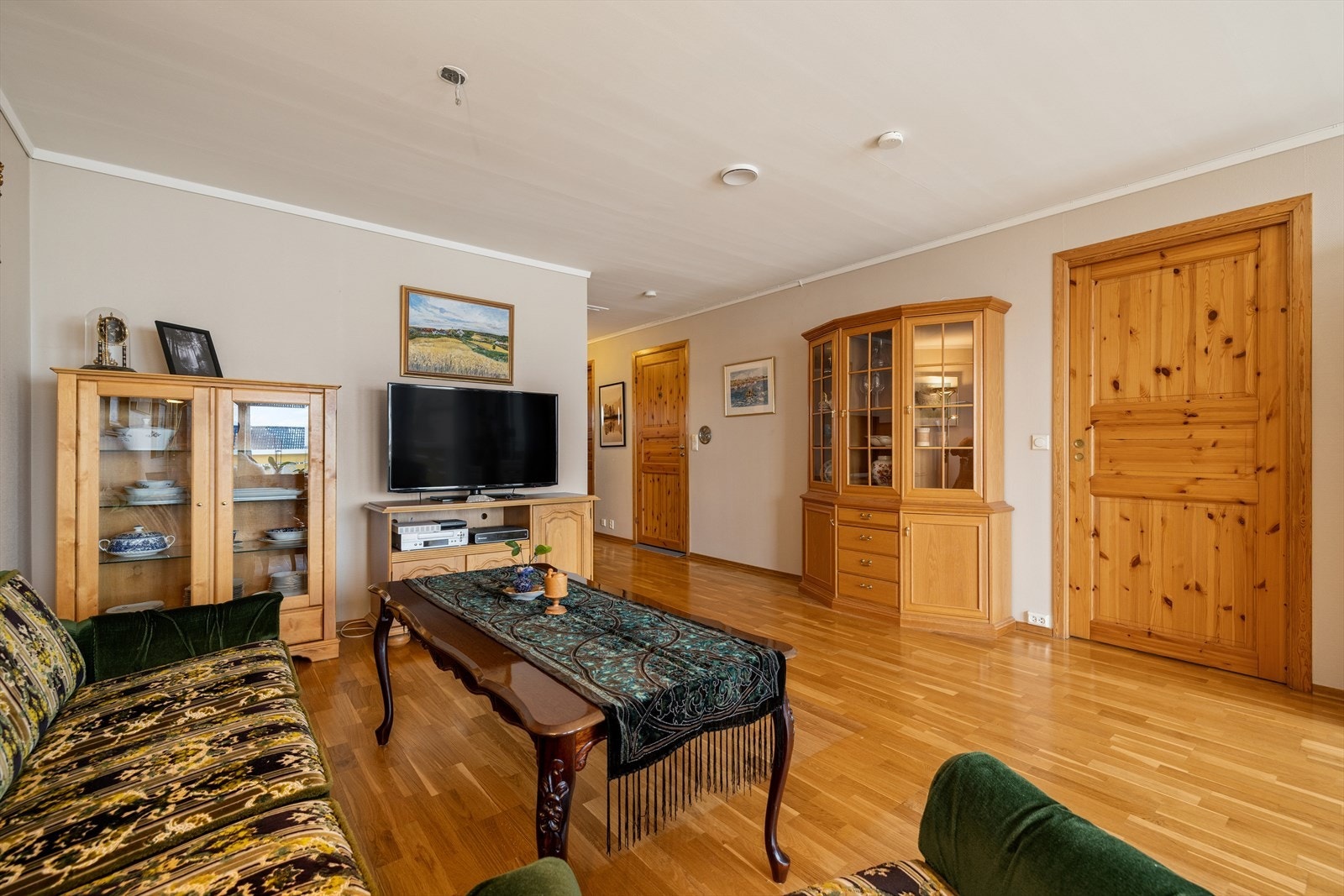 En Toshiba luft-til-luft varmepumpe fra 2025 sørger for effektiv oppvarming av leiligheten. Galleribilde