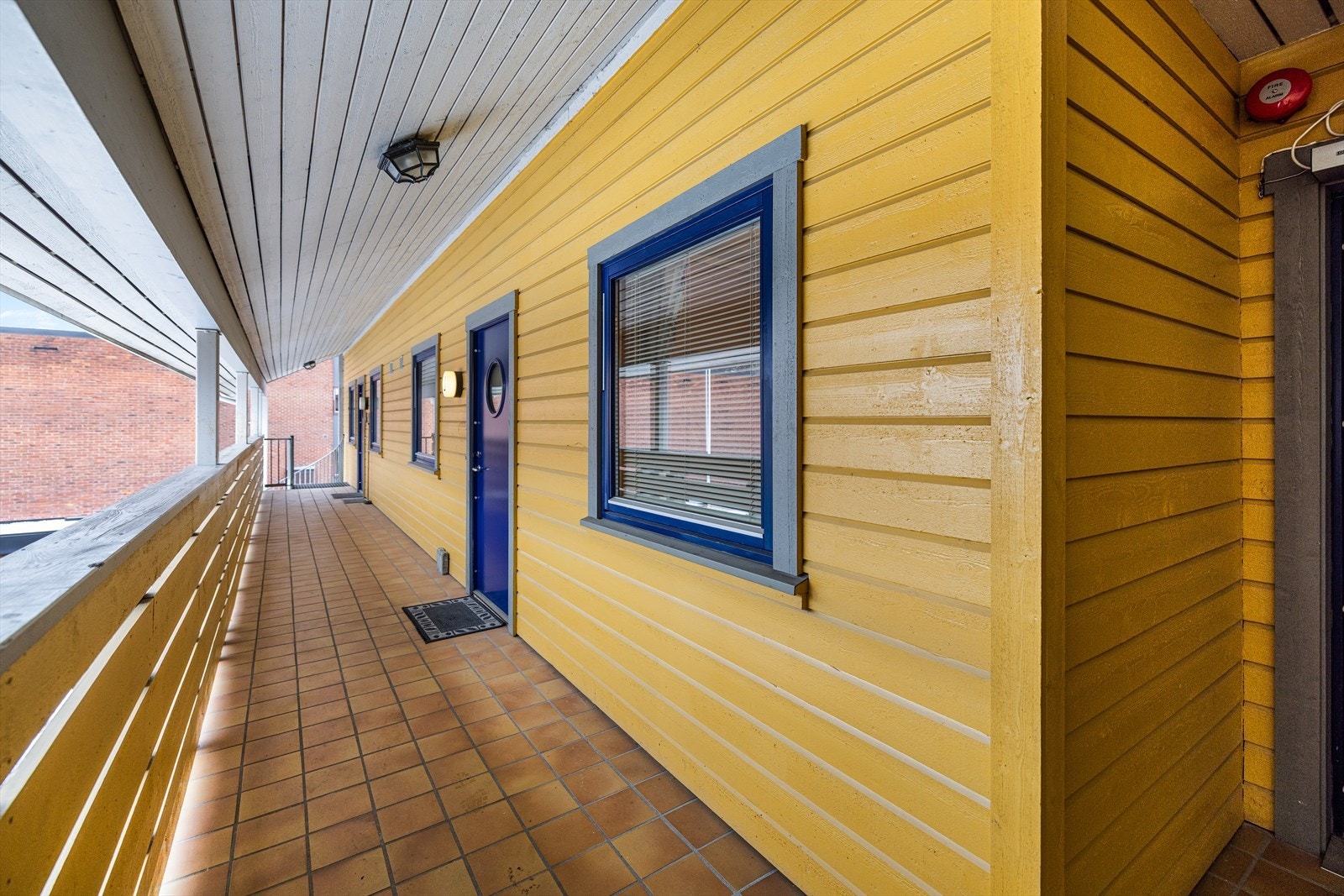 Hyggelig overbygget svalegang. Galleribilde