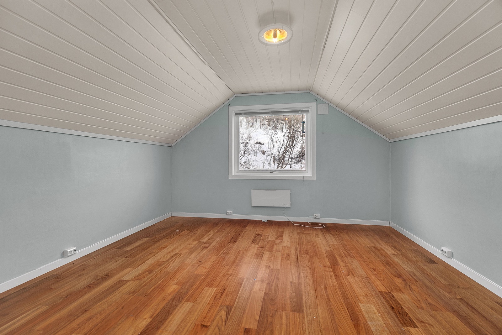 Soverom loftsetasje Galleribilde