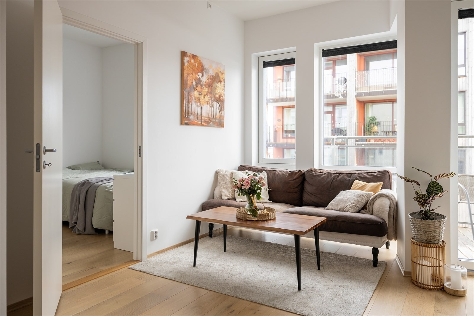 Leiligheten holder en gjennomgående moderne standard fra 2021, hvor takstmann har vurdert samtlige punkter til tilstandsrapport 1. Galleribilde