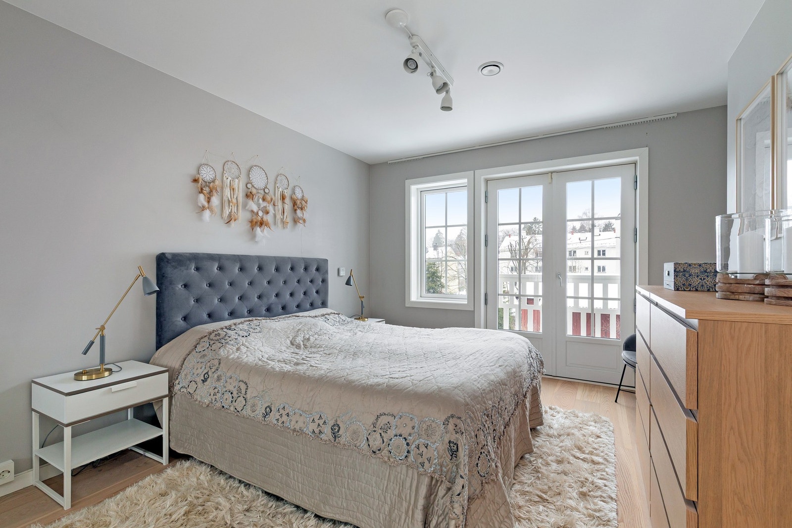 Hovedsoverom med god plass til dobbeltseng og øvrig møblement. Galleribilde