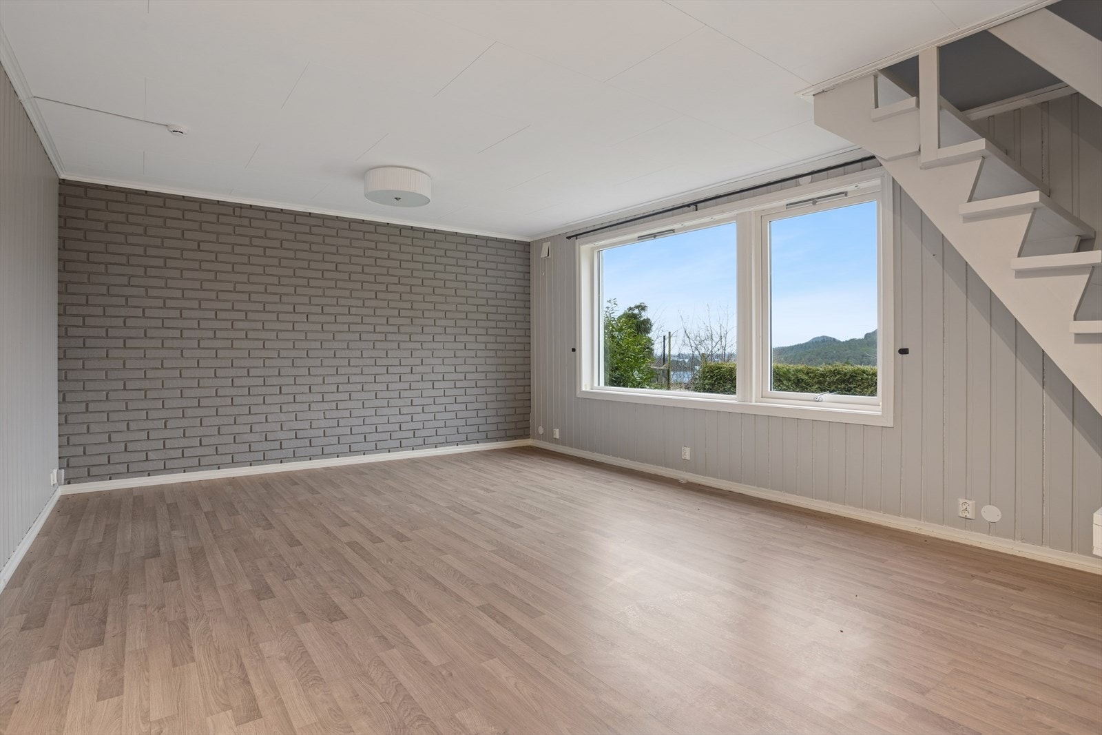 Kjellerstue. Galleribilde