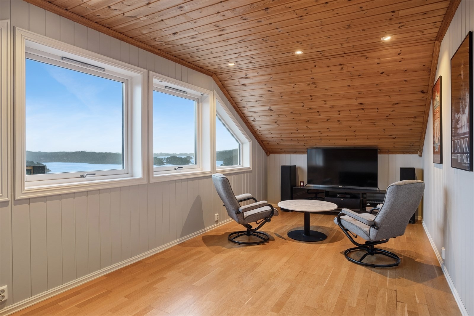 Loftstue med utsikt! Galleribilde