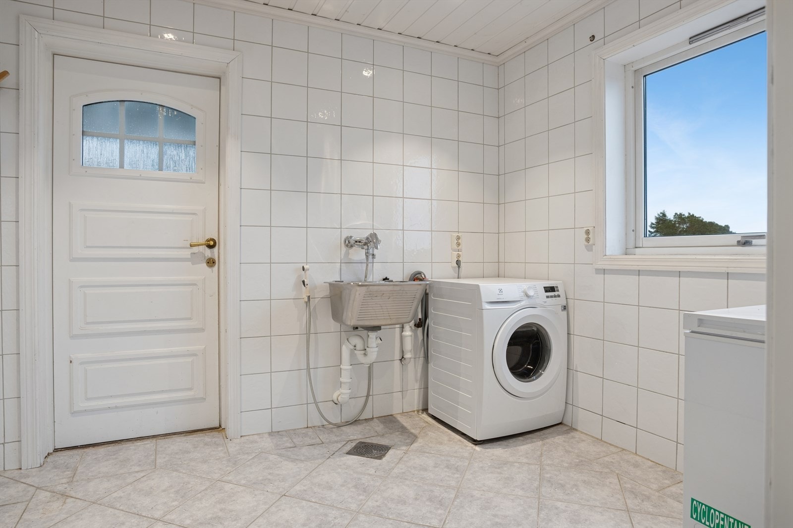 Separat vaskerom med egen inngang - en kjærkommen løsning for de aller fleste. Galleribilde
