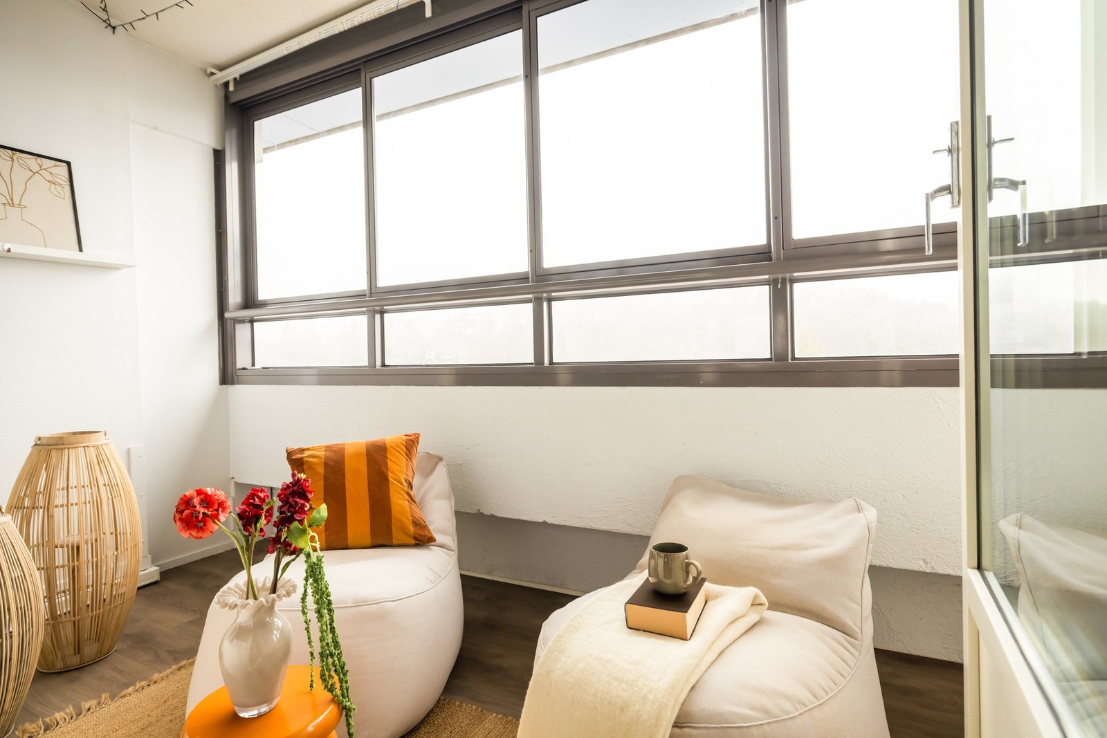 Balkongen måler 7,6 kvadratmeter Galleribilde