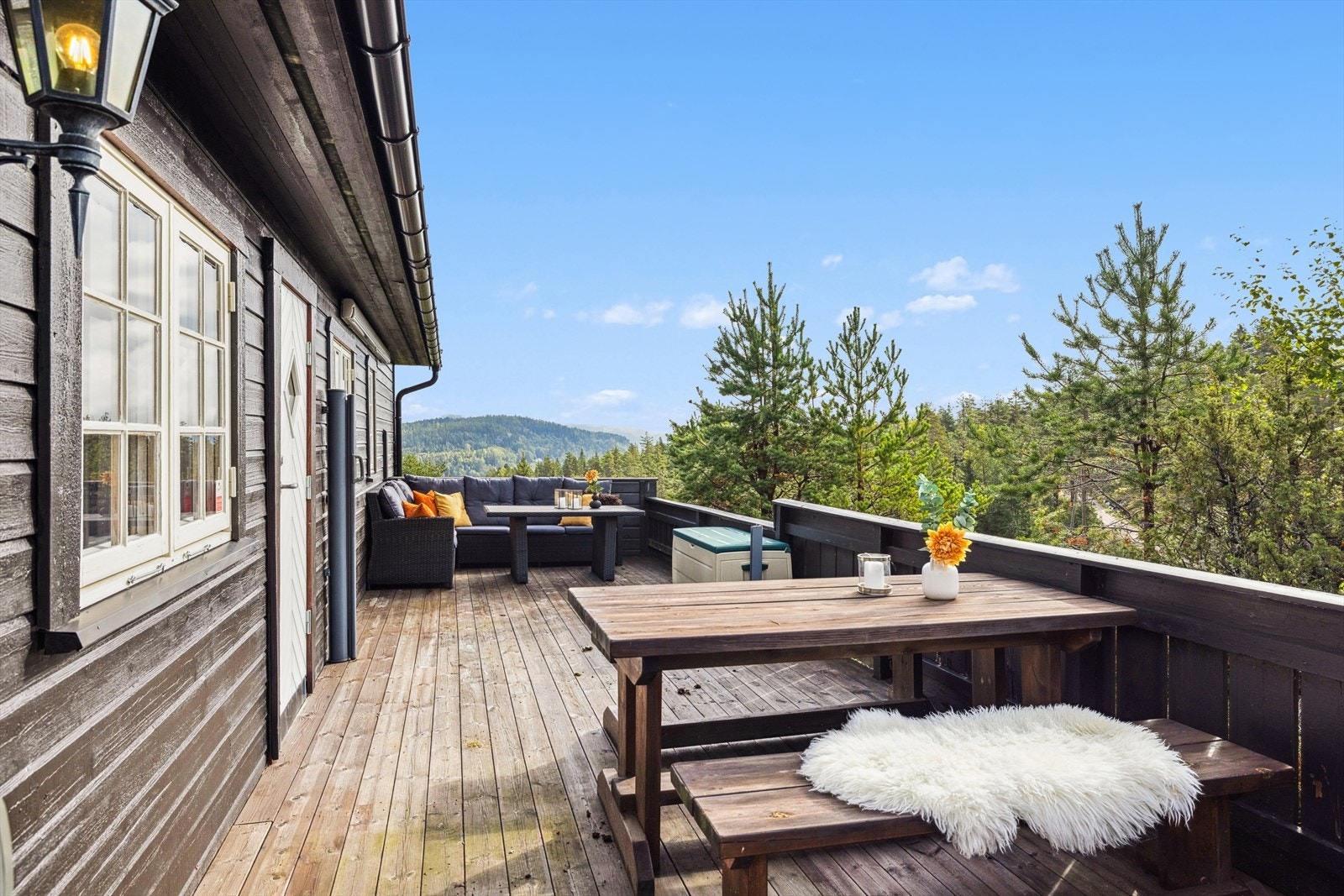 Hytta gir både kos og komfort i naturen. Galleribilde