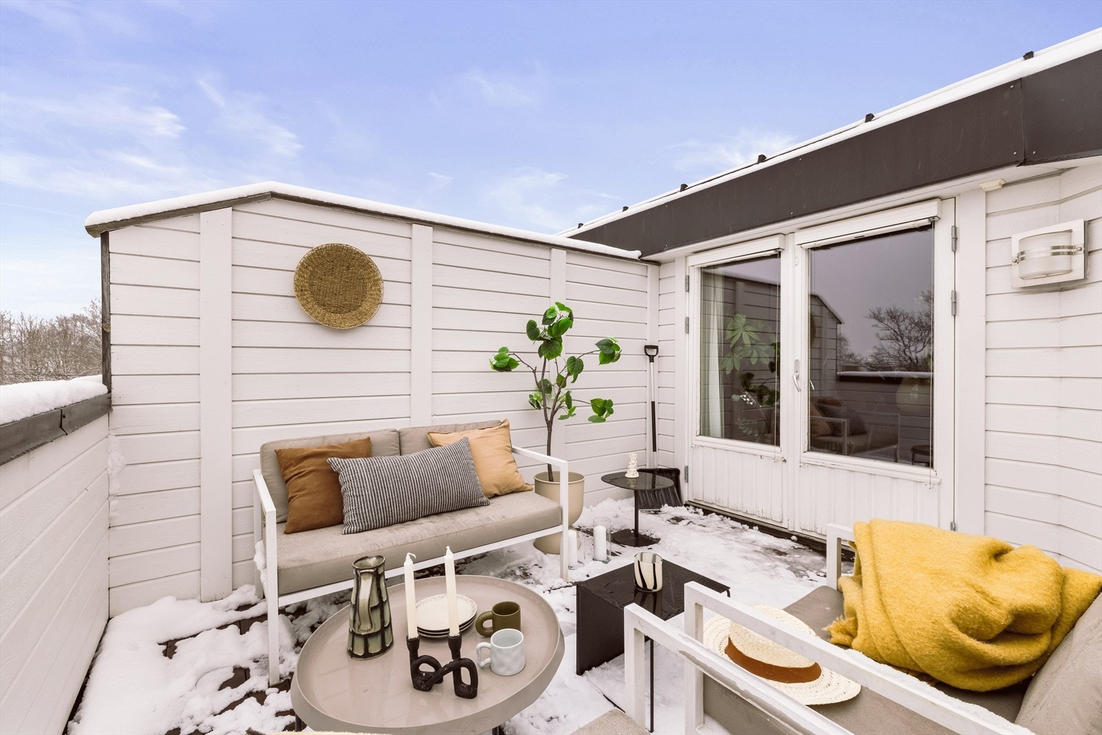 Det er god plass til å invitere til sosial sammenkomster på balkongen. Galleribilde