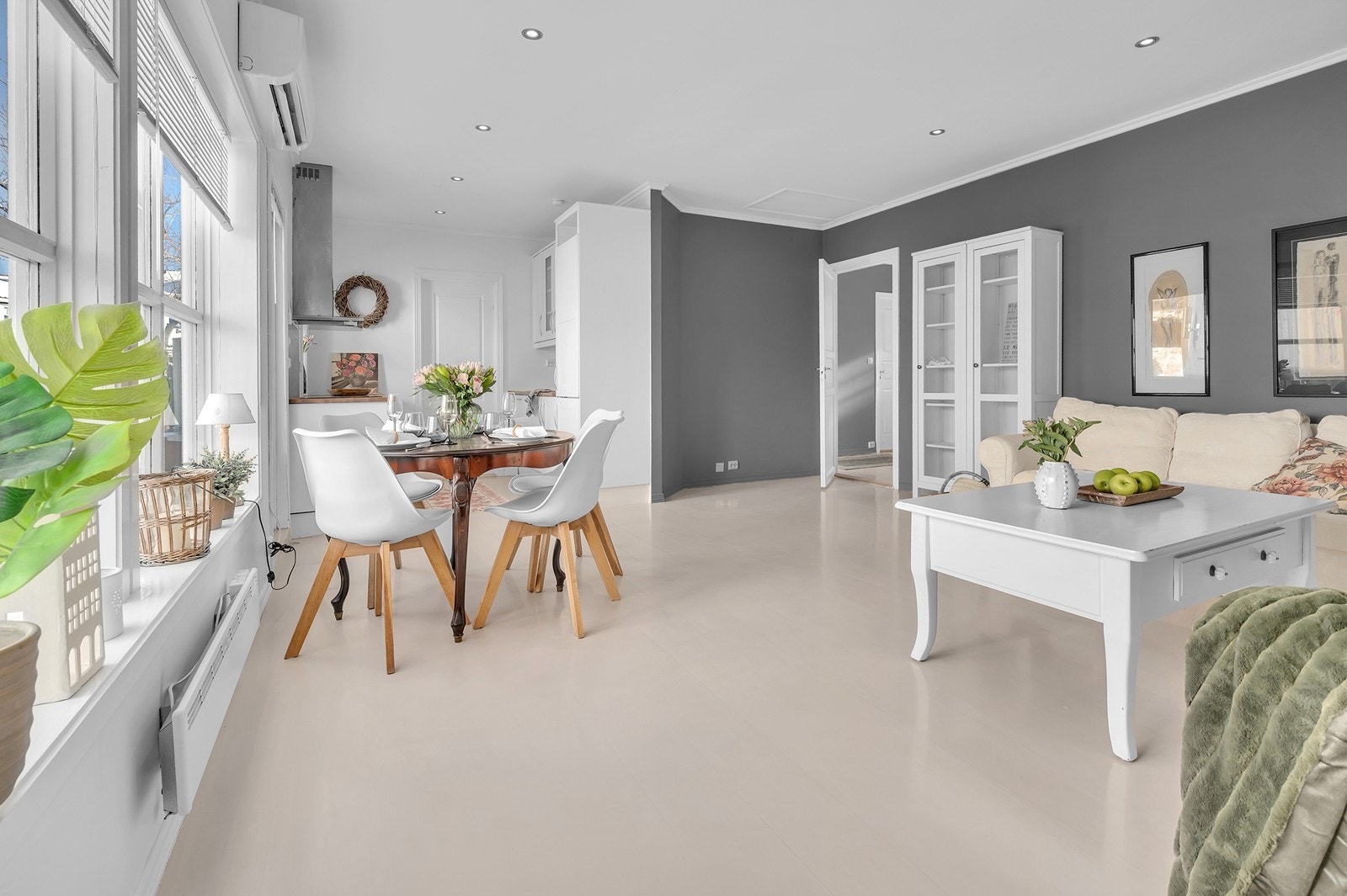 Varmepumpen i stuen gir god og effektiv oppvarming gjennom året Galleribilde