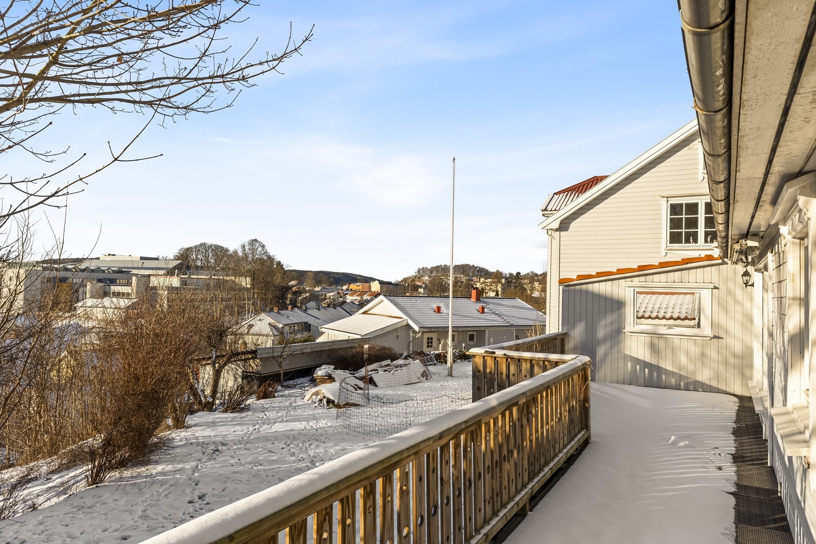 Daglighandelen er enkel med både Extra og Rema 1000 innen kort gangavstand. Galleribilde