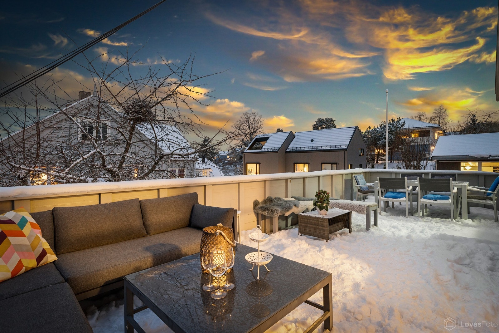 Vestvendt og solrik terrasse i 2. etasje på 25 kvm Galleribilde