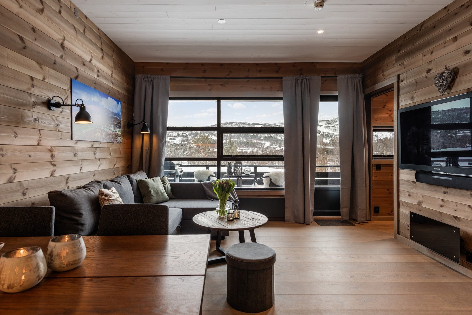 Fra stuen er det utgang til balkong Galleribilde