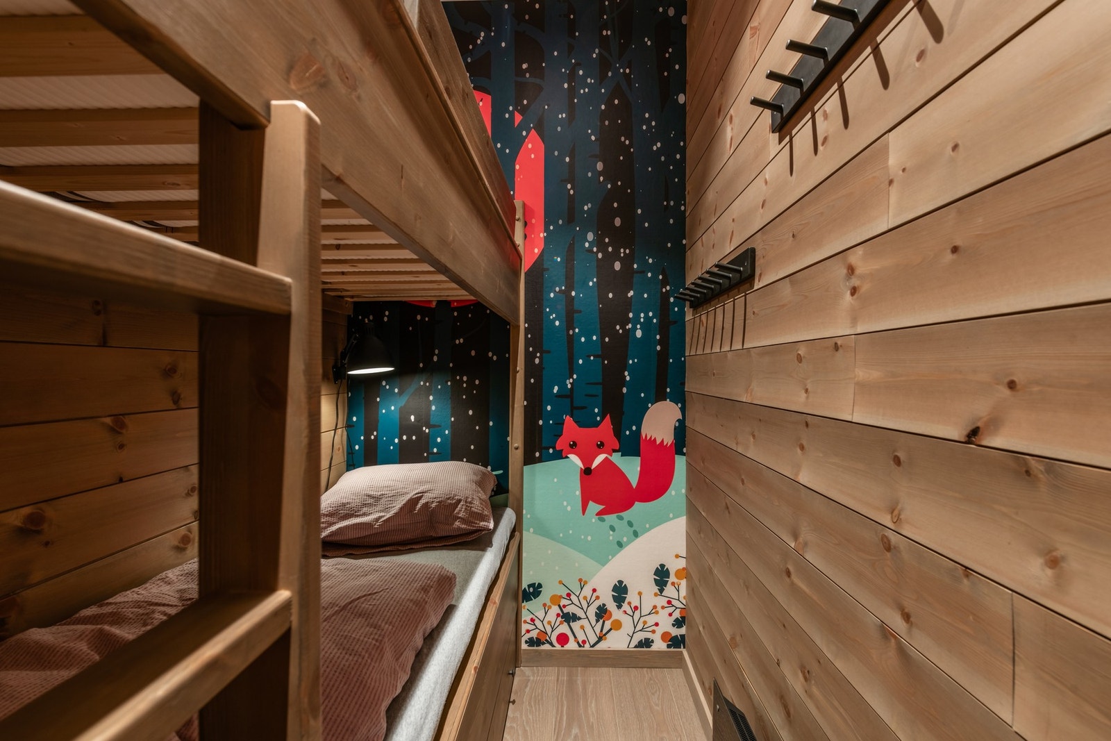 Et mindre rom med køyesenger. Rommet er ikke omsøkt/godkjent som soverom Galleribilde