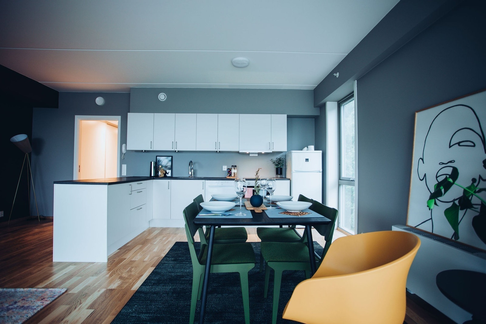 God plass for spisegruppen tilknyttet kjøkkenet Galleribilde