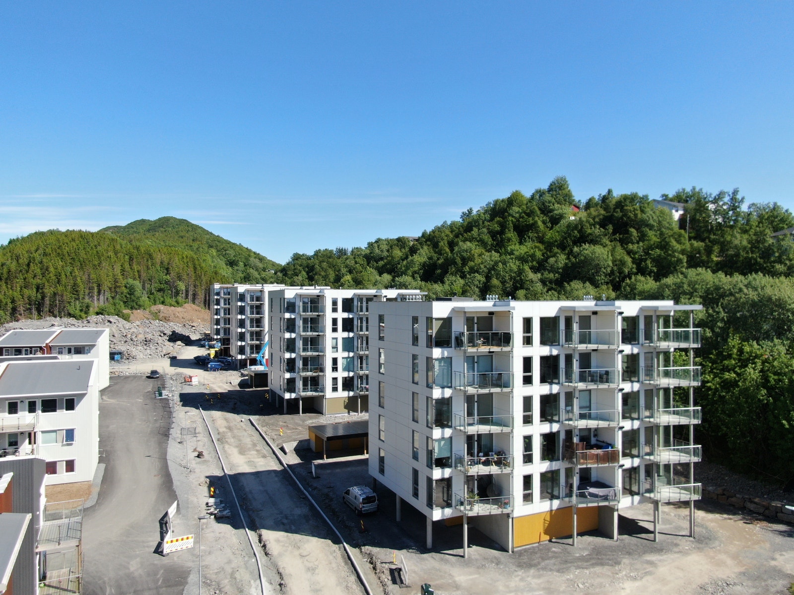 4-roms leilighet i fremste blokk. Leiligheten finner du nest øverst til høyre Galleribilde