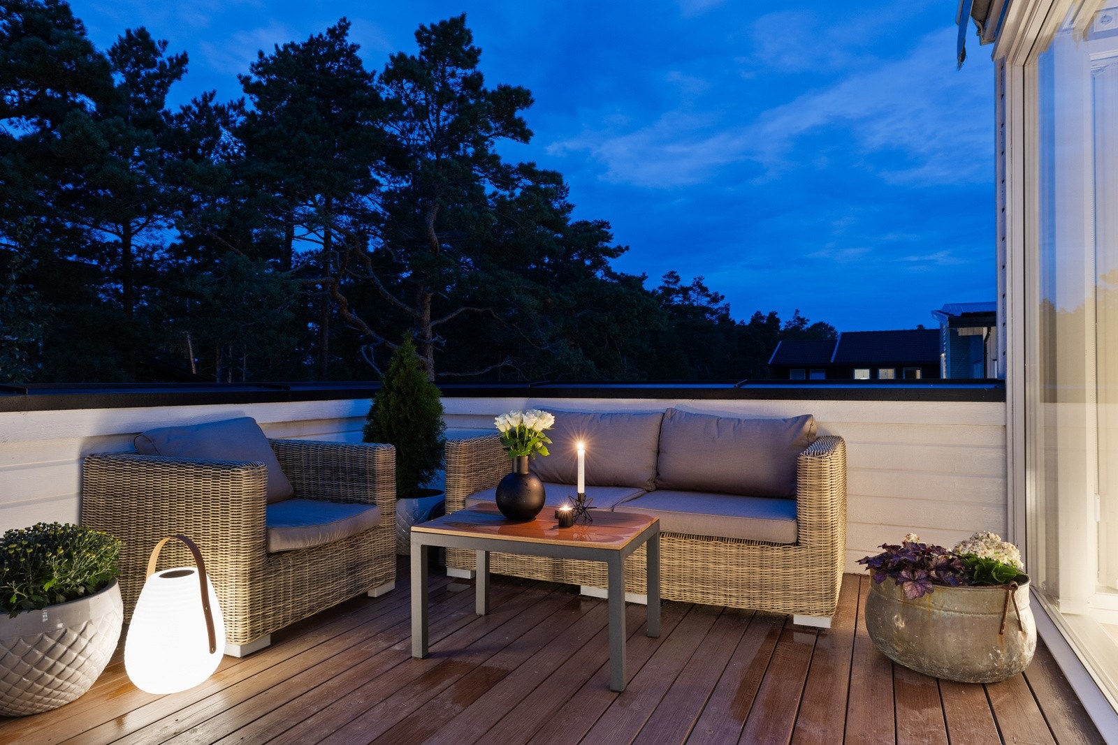 Fra veranda 2.etasje (i bakkant av boligen) Galleribilde