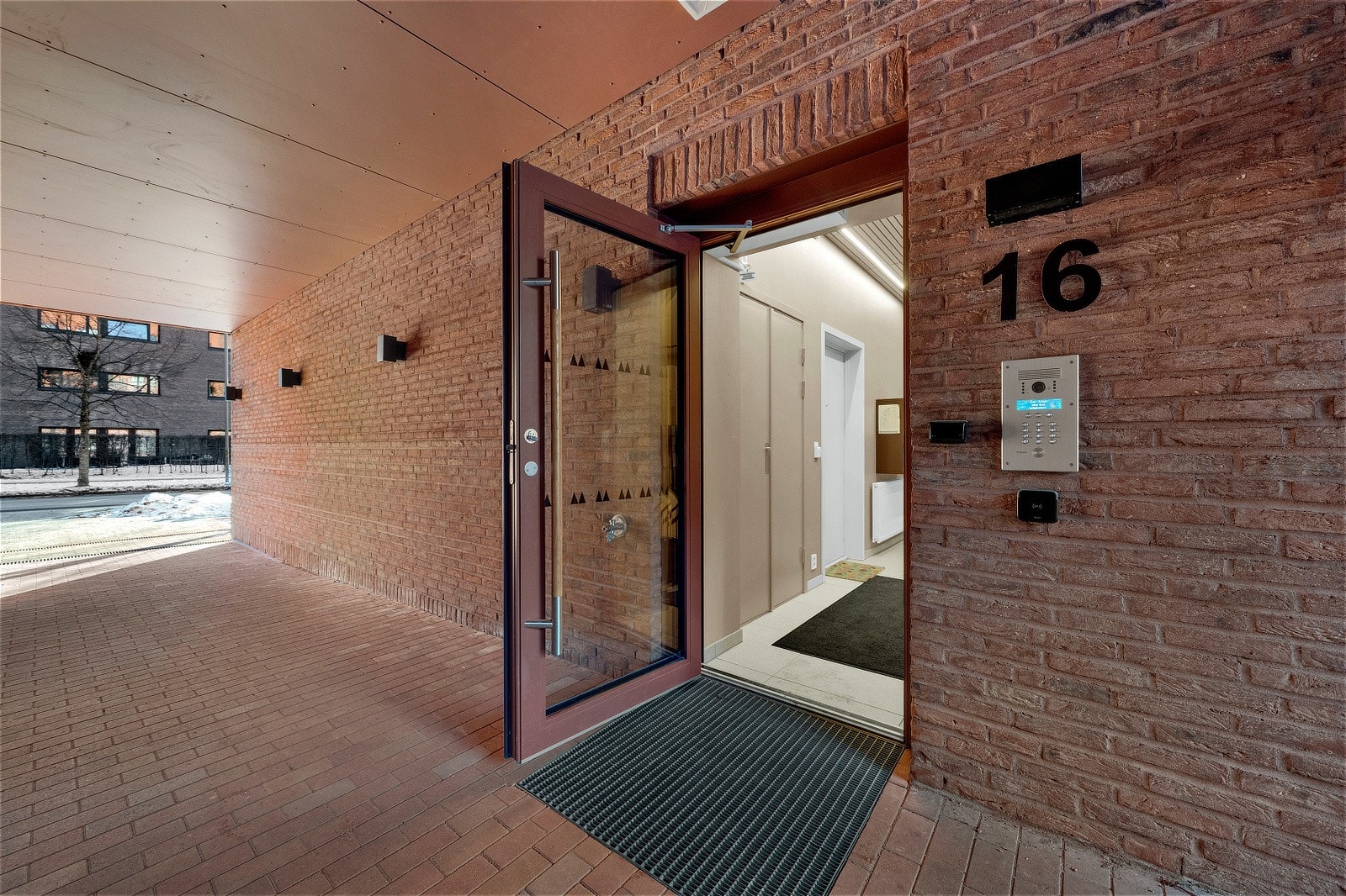 Inngang til leilighetsbygget Galleribilde