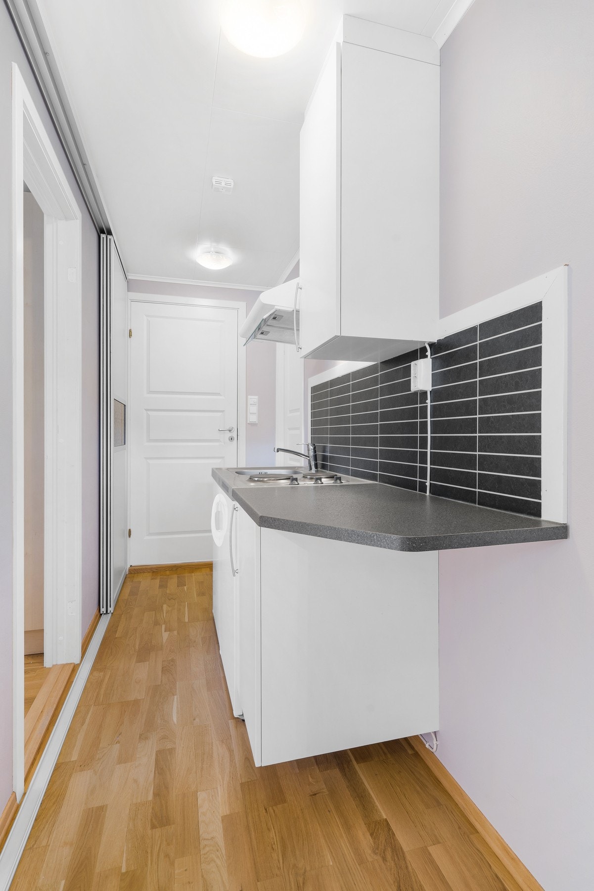 HYBEL - Gang/kjøkken. Galleribilde