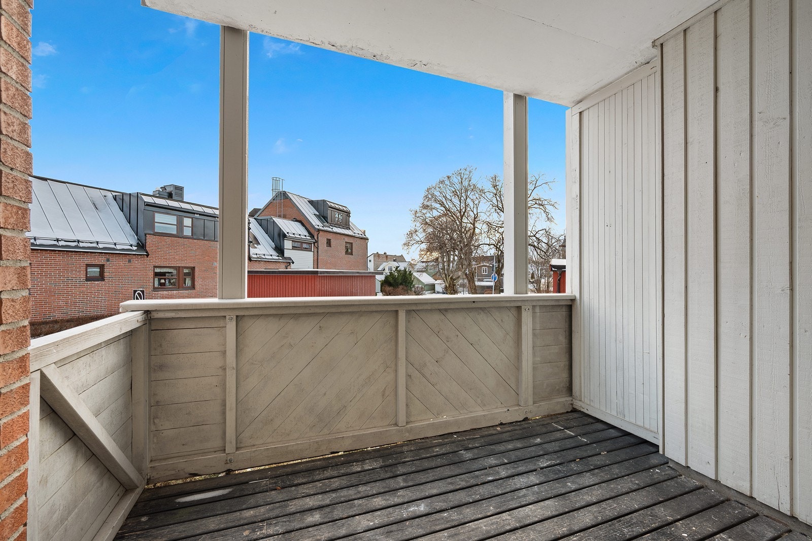 Solrik balkong. Galleribilde