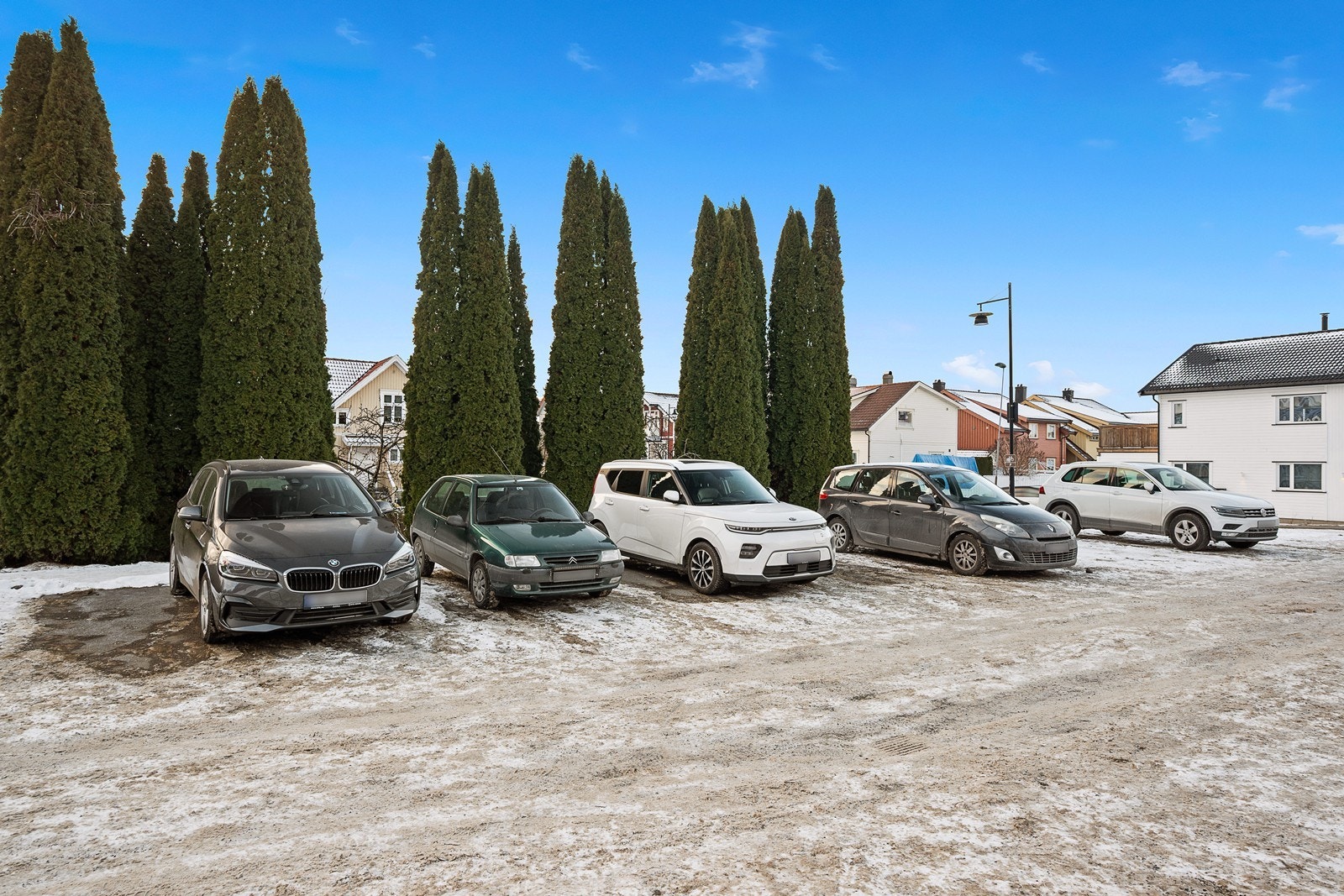 Felles bil oppstillingsplasser. Galleribilde