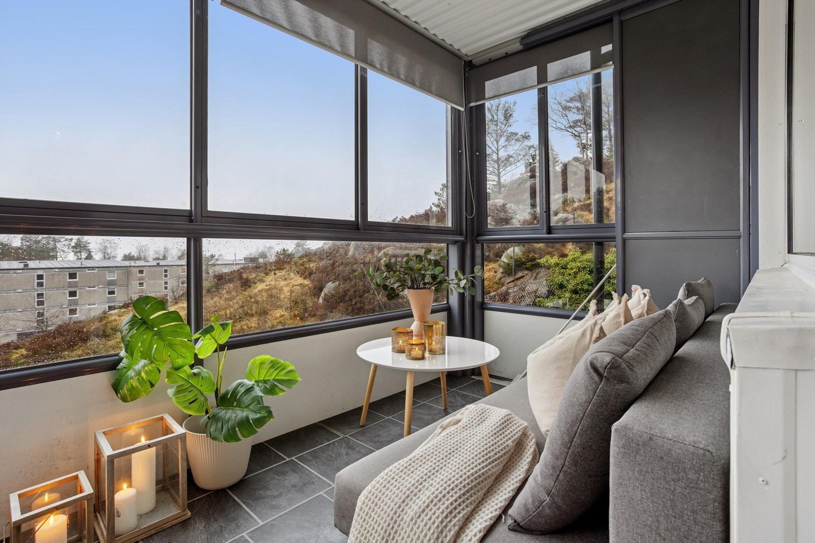 Leiligheten ligger i et veldrevet borettslag som jevnlig har modernisert og vedlikeholdt byggene. Galleribilde