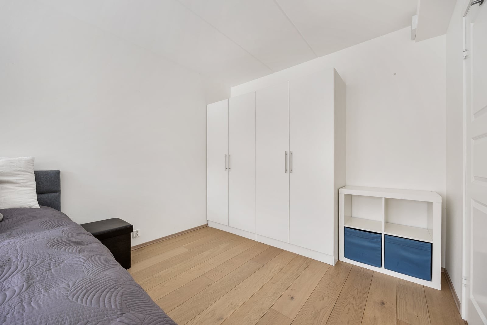 God oppbevaringsplass i innebygd skap. Galleribilde