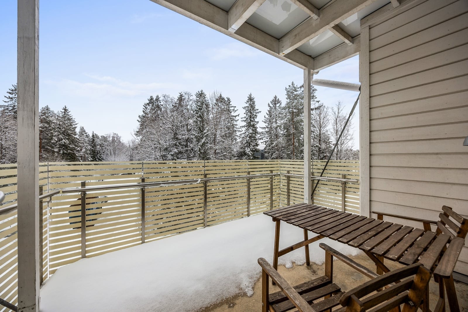 Uteplassen er en fin arena for å nyte omgivelsene året rundt. Galleribilde