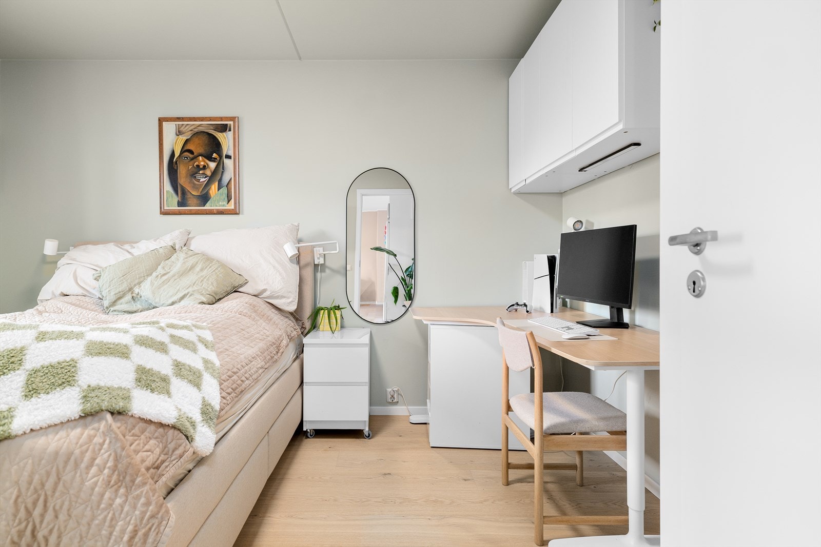 Rommet er fleksibelt og kan enkelt innredes med en egen kontorplass. Galleribilde