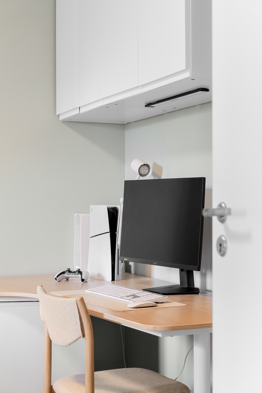 Detaljbilde som viser muligheten for en smart hjemmekontorløsning. Galleribilde