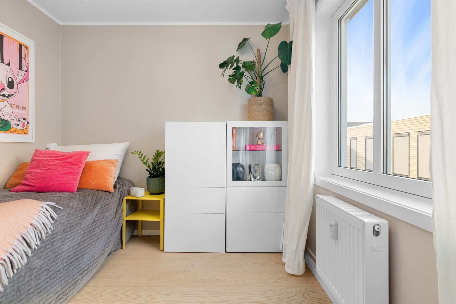 Også her er det herdet tregulv og malte veggflater. Galleribilde