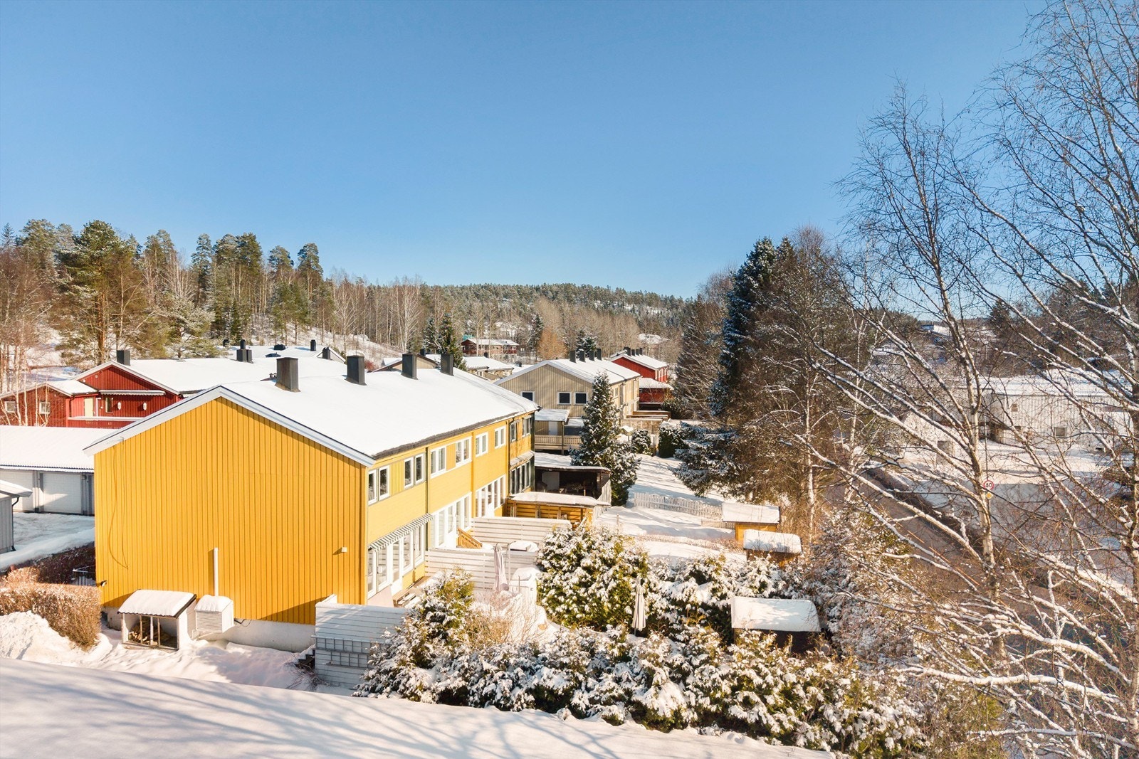 Ytterveggen mot vest ble etterisolert og det ble lagt ny kledning i 2020 Galleribilde