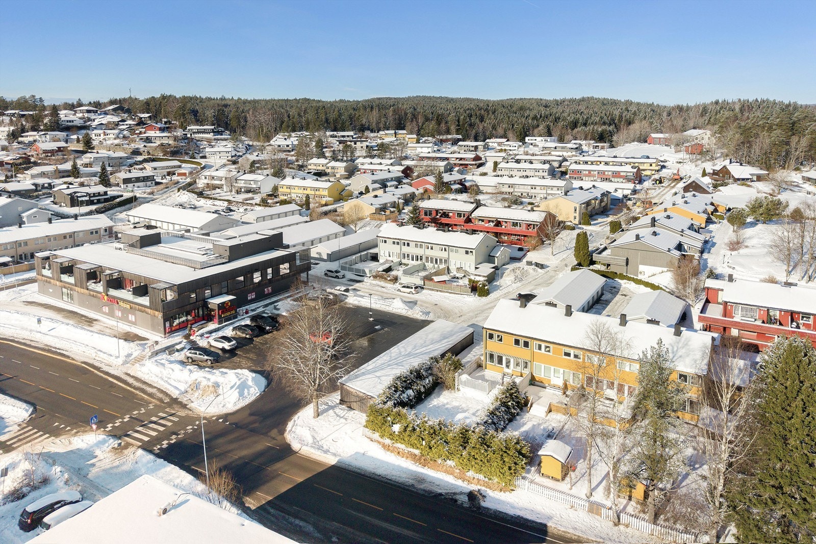 Fra Siggerud sentrum er det bussholdeplass med korrespondanse til togstasjonen i Ski, Hauketo og Langhus Galleribilde