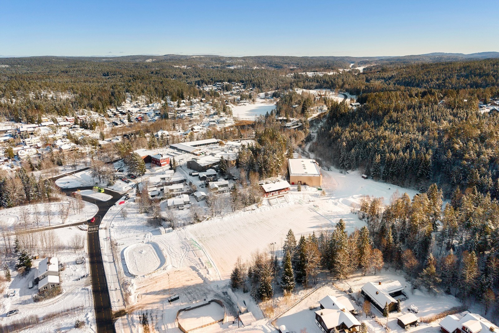 Siggerud IL kan tilby allidrett, bordtennis, fotball, håndball, friidrett, e-sport og orientering Galleribilde