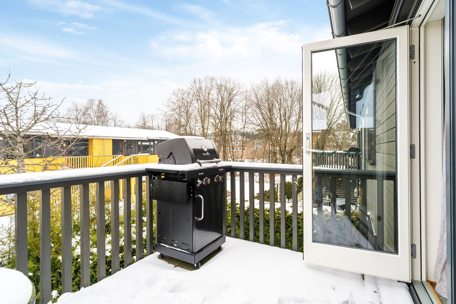 Borettslaget har flott beliggenhet like ved Falkumelva i et rolig og etablert boligområde på Søndre Falkum. Galleribilde